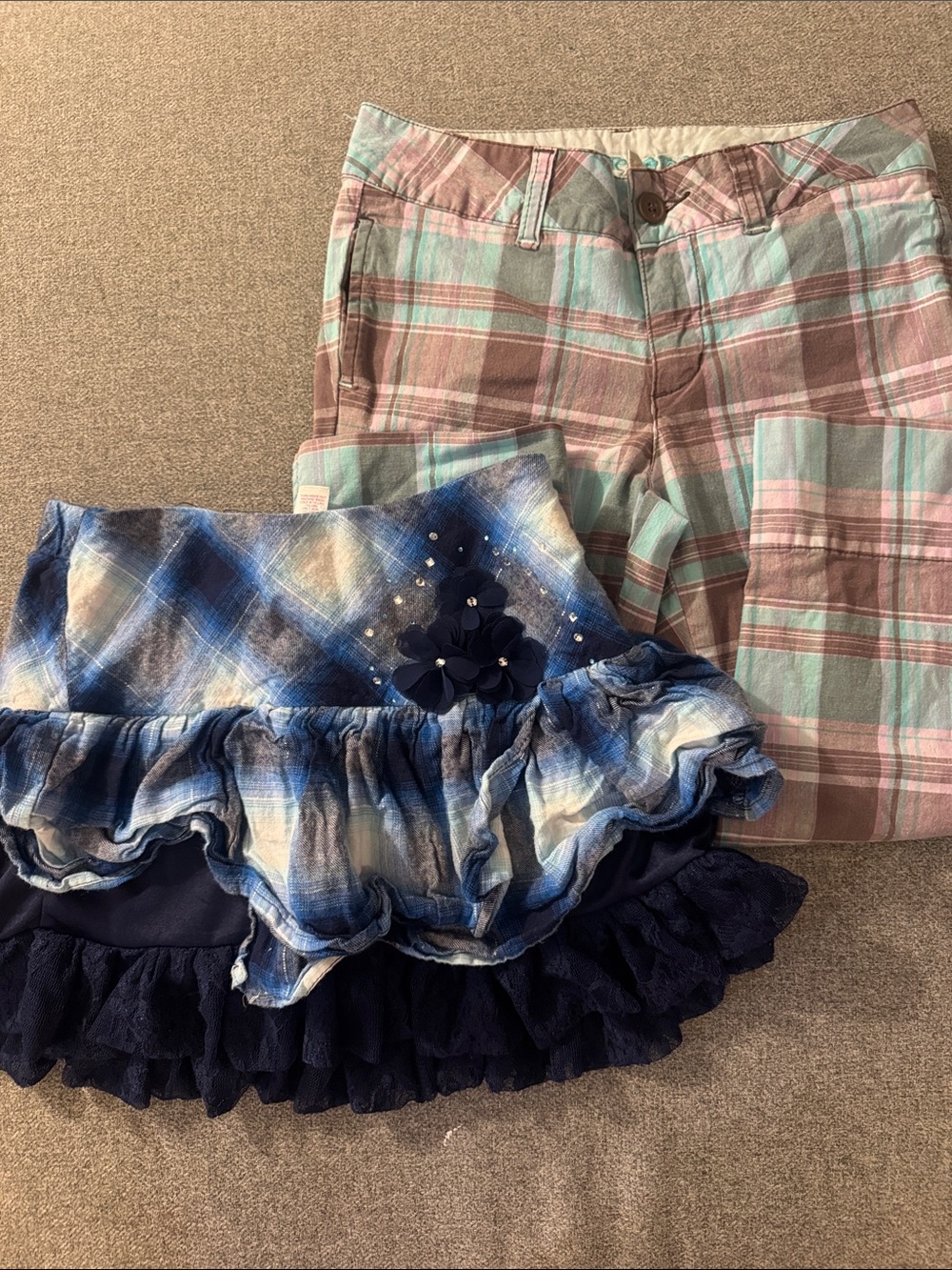 5/$15- Bottoms bundle size 10